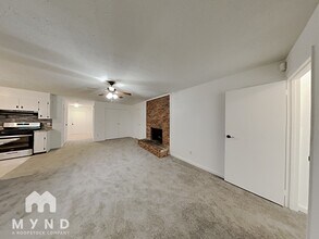 4906 Wolverton Dr in Stonecrest, GA - Building Photo - Building Photo
