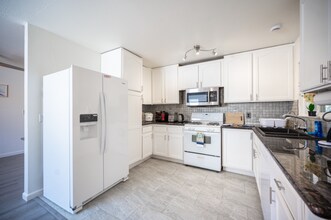 401 Lorenzi St in Las Vegas, NV - Building Photo - Building Photo