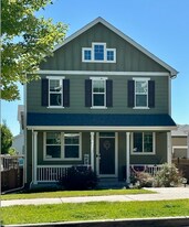 4332 N Meadows Dr in Castle Rock, CO - Building Photo