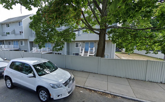 150 North Beacon St, Unit B3