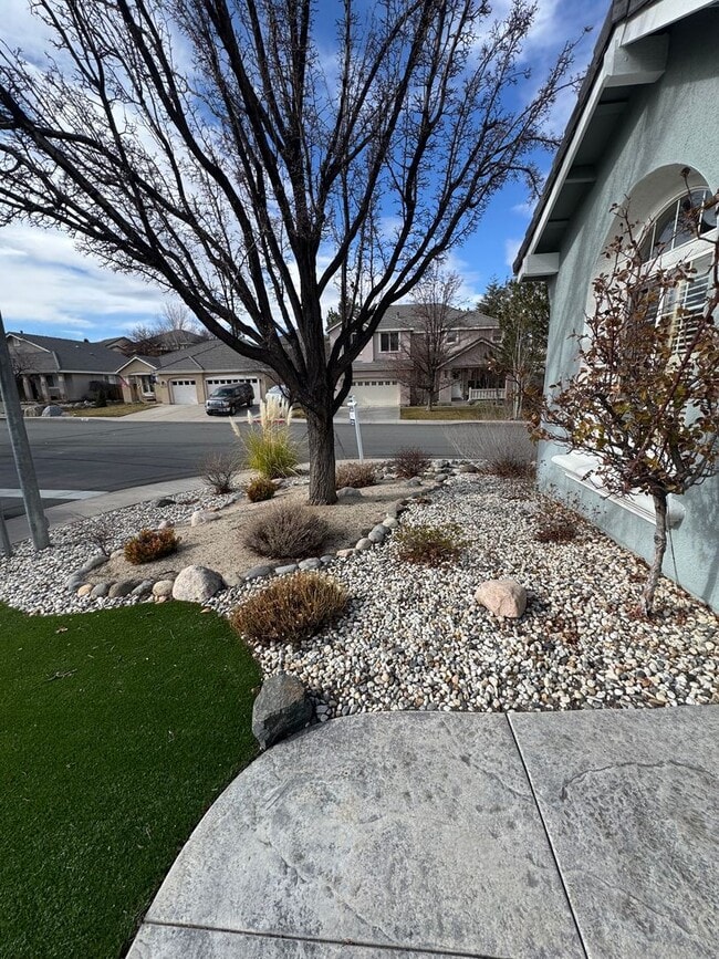 1850 Almonte Ct in Sparks, NV - Building Photo - Building Photo