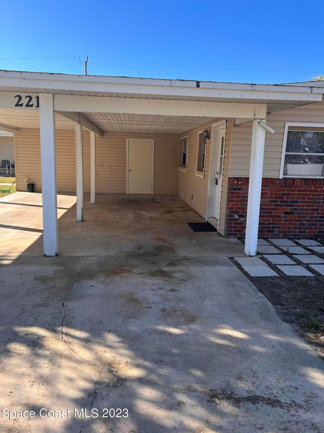221 Madison Ave in Cape Canaveral, FL - Building Photo - Building Photo