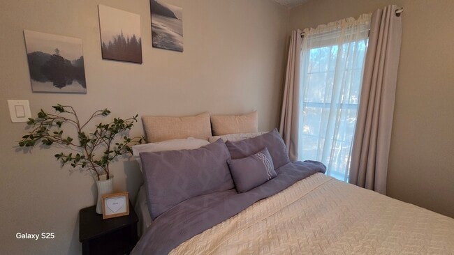 property at 2005 Mt Vernon Rd