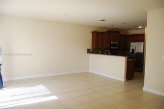 8899 NW 98th Ave in Doral, FL - Building Photo - Building Photo
