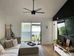 10011 Winding Lake Rd in Sunrise, FL - Building Photo - Building Photo