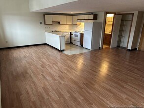 21 Willow St, Unit 2 in Fitchburg, MA - Foto de edificio - Building Photo