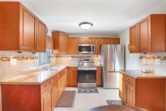 15331 Railroad Dr in Opa Locka, FL - Building Photo - Building Photo