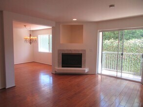 13030 Valleyheart Dr in Los Angeles, CA - Building Photo - Building Photo