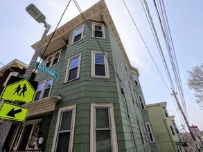 90 Fisher Ave in Boston, MA - Building Photo - Building Photo
