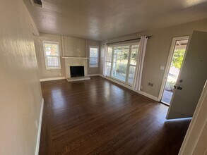 6100 1st Ave in Sacramento, CA - Building Photo - Building Photo