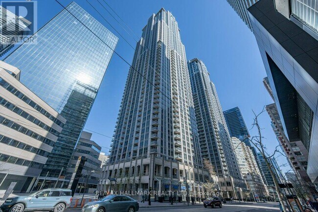 763-763 Bay St. in Toronto, ON - Building Photo - Building Photo