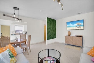1850 SW 24th St in Fort Lauderdale, FL - Building Photo - Building Photo
