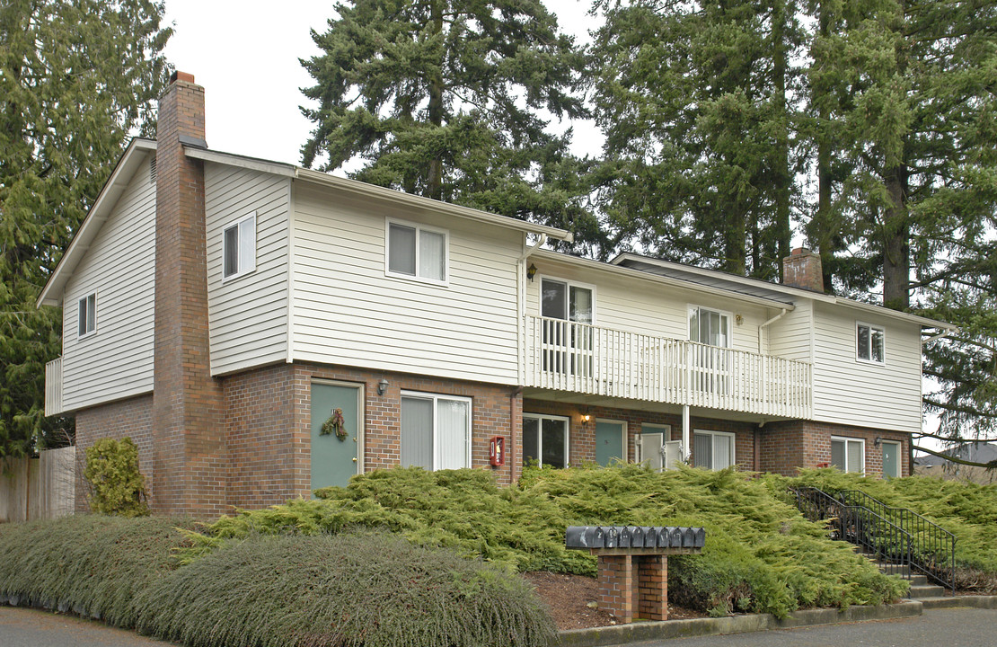 806 39th Ave SW in Puyallup, WA - Foto de edificio