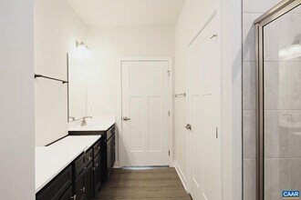 922 Marsac St in Charlottesville, VA - Foto de edificio - Building Photo