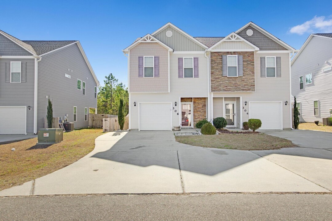 306 Frisco Wy in Holly Ridge, NC - Building Photo