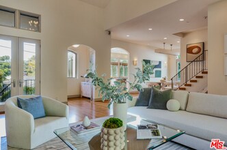 546 Stassi Ln in Santa Monica, CA - Building Photo - Building Photo