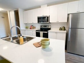 Newport Village in Woodstock, ON - Building Photo - Building Photo