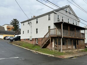 568 N Main St in Norwich, CT - Building Photo - Building Photo