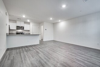 4826 Wine Rdg Ave in Las Vegas, NV - Building Photo - Building Photo