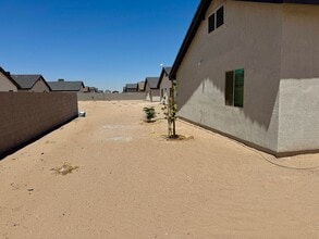 4711 E Los Olivos Dr in San Luis, AZ - Building Photo - Building Photo
