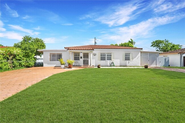property at 7435 SW 34th St