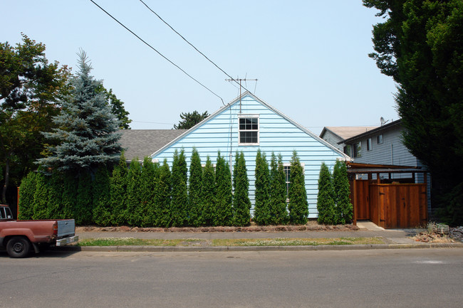 2709 SE Taylor St in Portland, OR - Foto de edificio - Building Photo