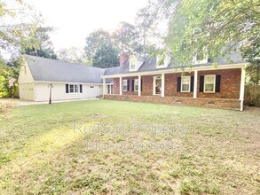 801 Wormley Creek Dr in Yorktown, VA - Foto de edificio - Building Photo
