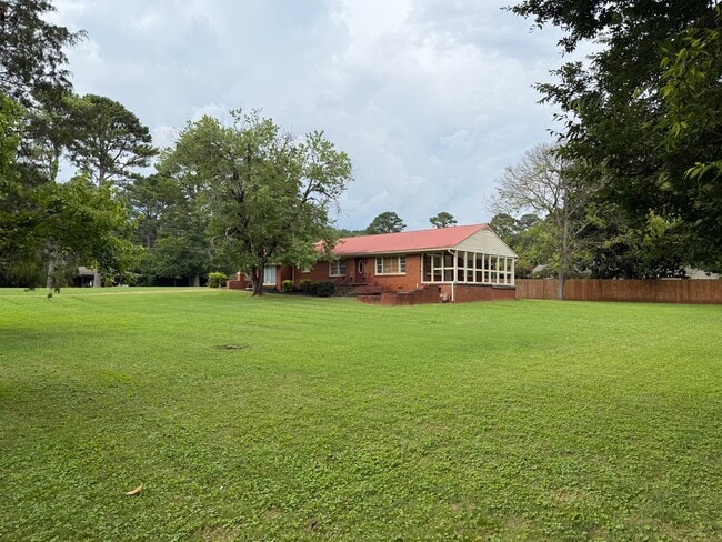 property at 7105 Whitesburg Dr SE