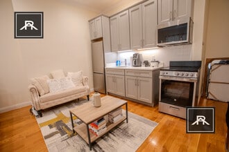 901 Beacon St, Unit 2 in Boston, MA - Building Photo - Building Photo