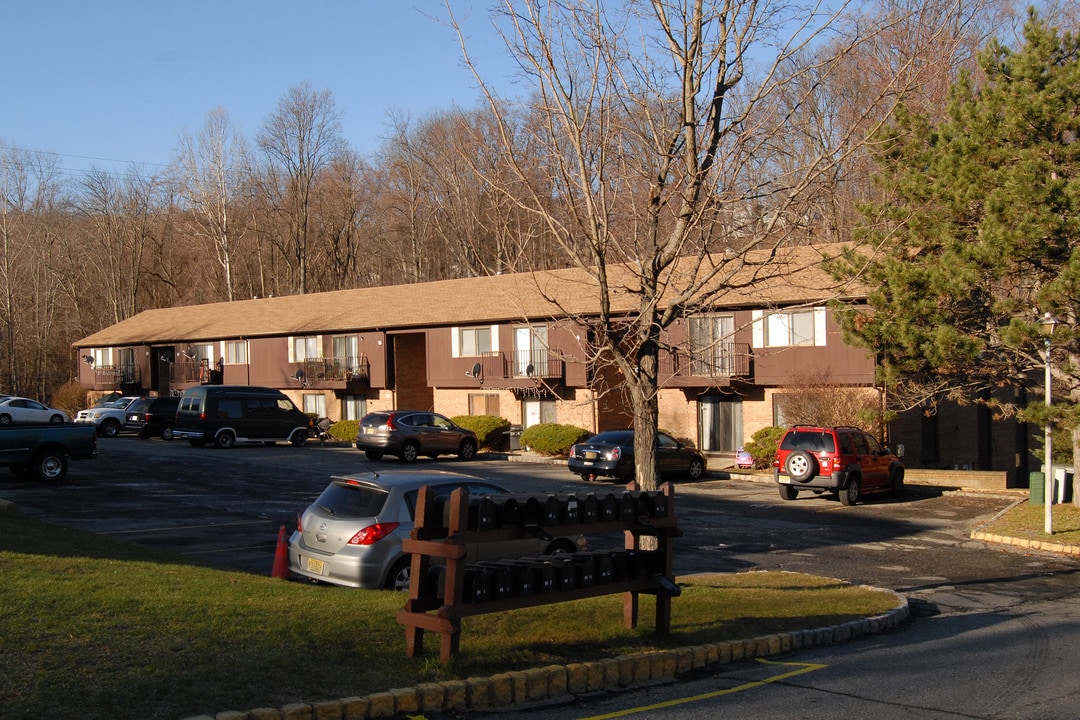 Brook Run Apartments in Dover, NJ - Building Photo