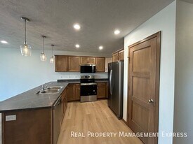 Modern 3 Bedroom 2.5 Bathroom Townhome in Sioux Falls, SD - Building Photo