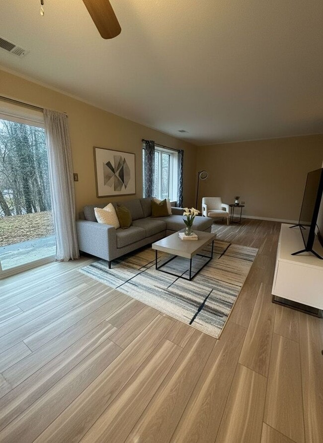 329 Shenandoah Cir in Blacksburg, VA - Building Photo - Building Photo