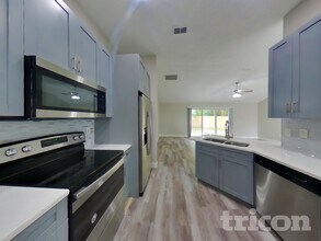 10990 Sawtooth Oak Ct in Jacksonville, FL - Foto de edificio - Building Photo