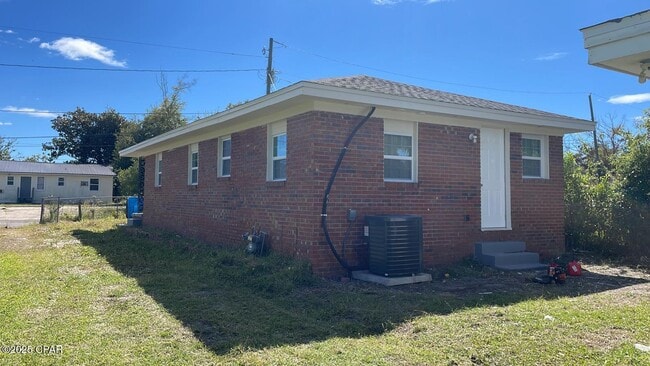 619 E 8th Pl in Panama City, FL - Building Photo - Building Photo