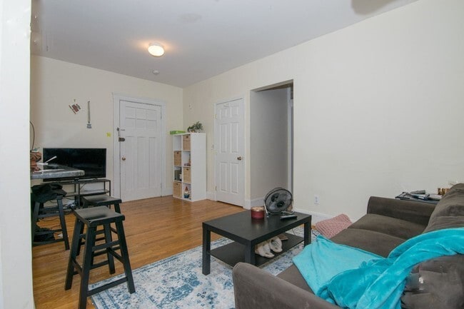 60 Egmont St in Brookline, MA - Building Photo - Building Photo