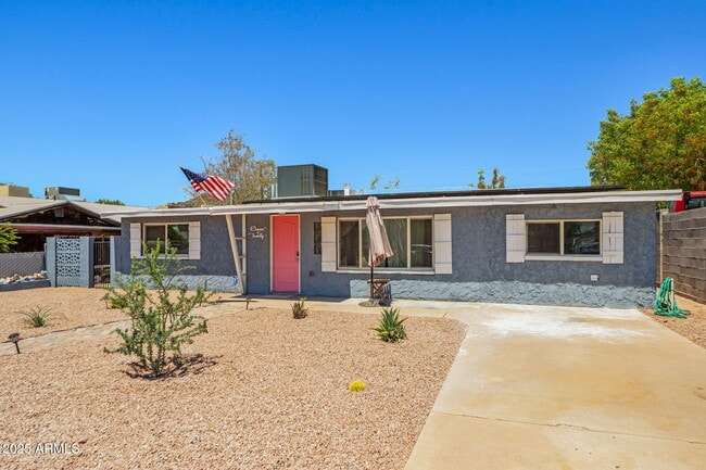 1120 E Mission Ln in Phoenix, AZ - Building Photo - Building Photo