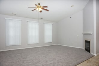 42635 Park Cresent Dr in Sterling Heights, MI - Building Photo - Building Photo