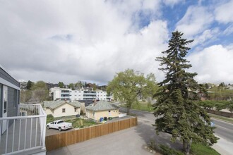 Edmonton Trail Apartments in Calgary, AB - Building Photo - Building Photo