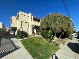 2113 Clark Ln in Redondo Beach, CA - Building Photo
