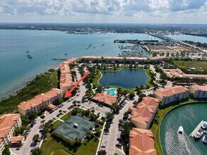 27 Harbour Isle Dr W in Fort Pierce, FL - Building Photo - Building Photo