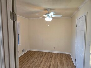 1231 Kelleytown Rd in Mcdonough, GA - Foto de edificio - Building Photo