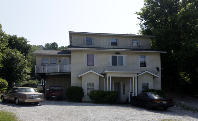 615 Russell Ave in Harriman, TN - Building Photo - Building Photo