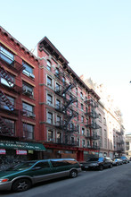 152 Baxter St in New York, NY - Building Photo - Building Photo