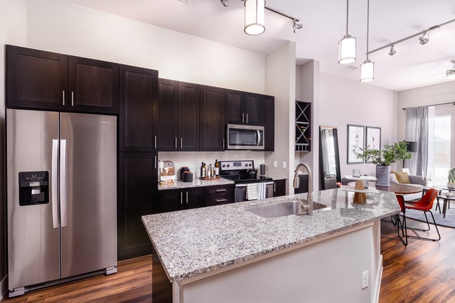 AMLI Littleton Village in Littleton, CO - Building Photo - Building Photo