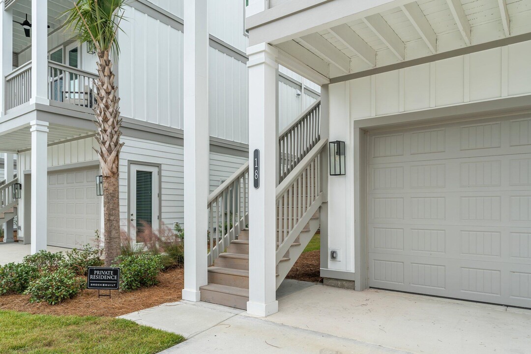 18 W Majestic Palm Dr in Inlet Beach, FL - Building Photo