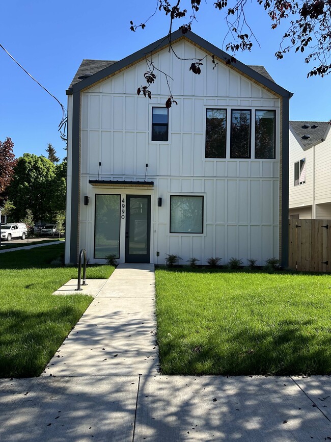 property at 4990 SE Ogden St
