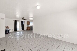 2210 W Hermosa Dr in Tempe, AZ - Building Photo - Building Photo