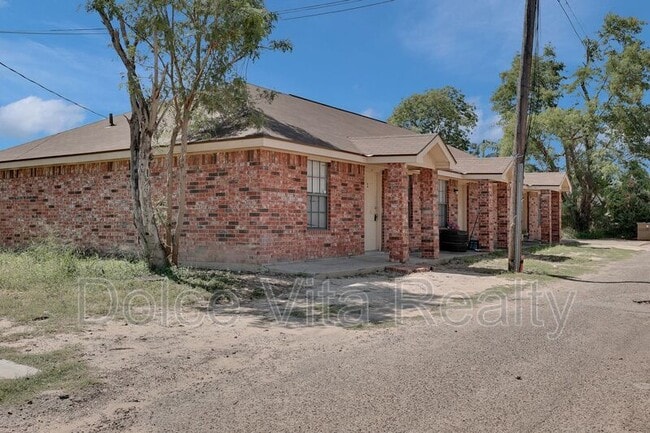 property at 112 E Peter St