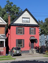 14 Sherman Ave S in Hamilton, ON - Building Photo