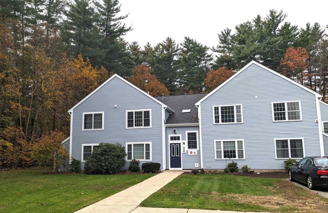 50 Brookside Dr in Exeter, NH - Building Photo